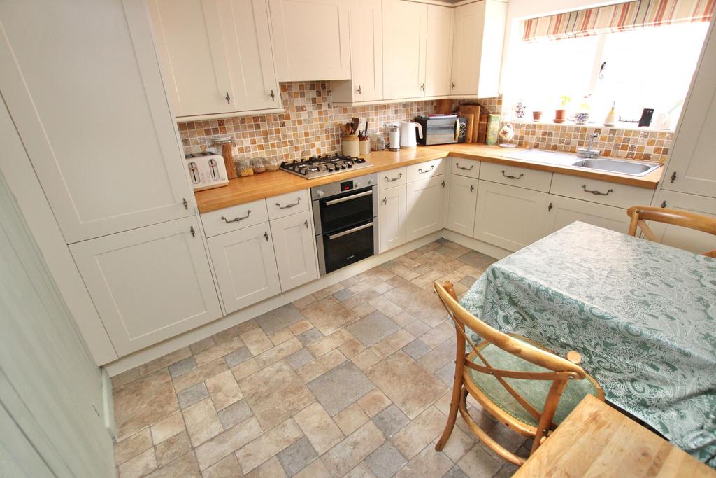 Pudding Lane, Ash, Canterbury 2 bed terraced house £425,000