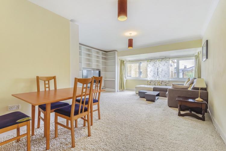 Hartfield Crescent Wimbledon SW19 2 bed apartment £2,200 pcm (£508 pw)