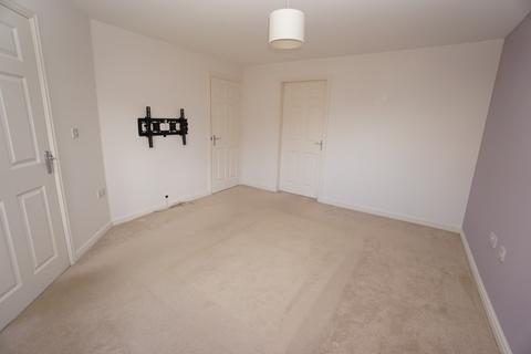 3 bedroom semi-detached house to rent, Greenacres Close, Killingworth, NE12