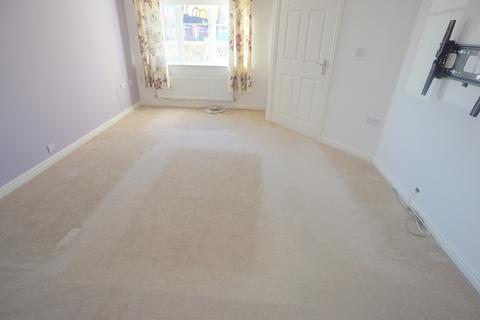 3 bedroom semi-detached house to rent, Greenacres Close, Killingworth, NE12