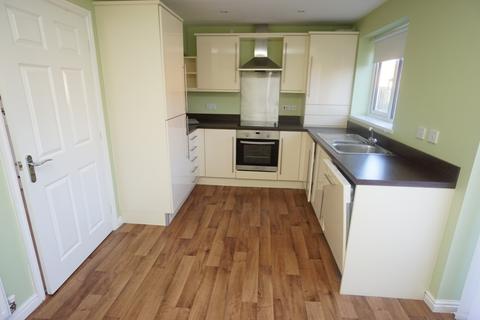 3 bedroom semi-detached house to rent, Greenacres Close, Killingworth, NE12