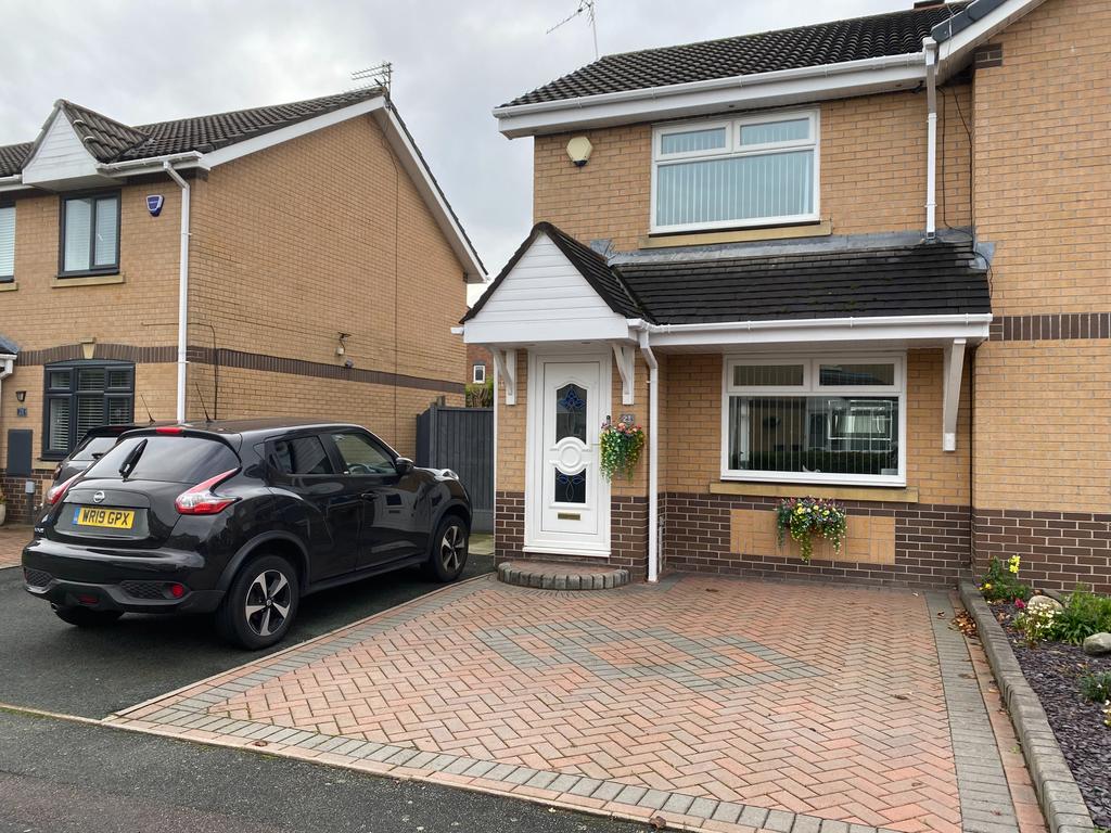 Lindisfarne Drive, Croxteth Park... 2 bed semidetached house £160,000