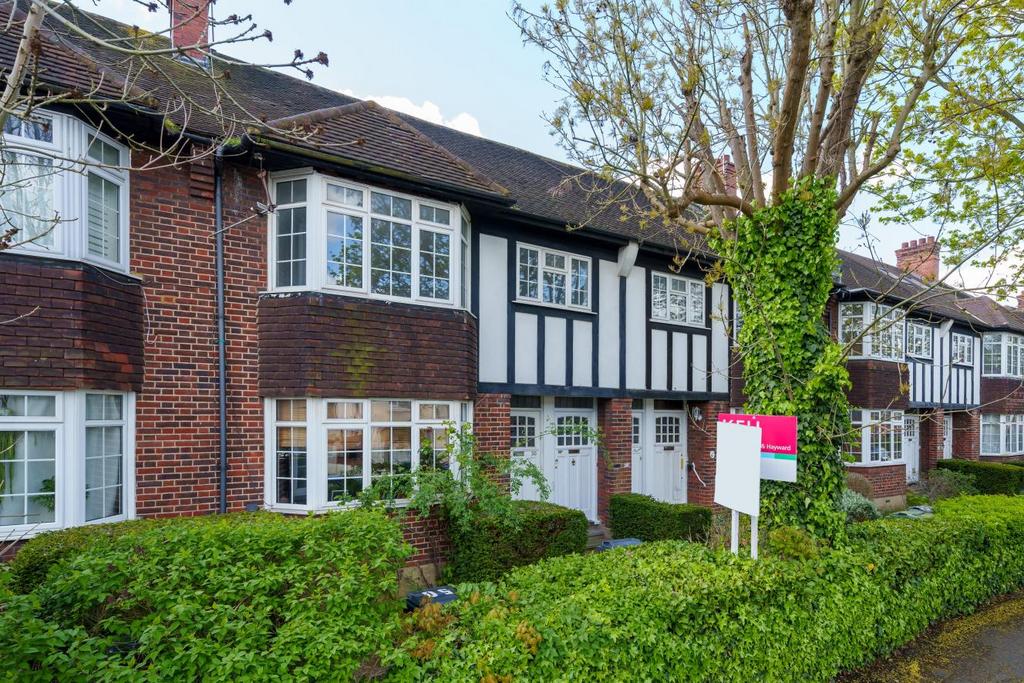 Gracefield Gardens, Streatham 2 bed flat for sale £465,000
