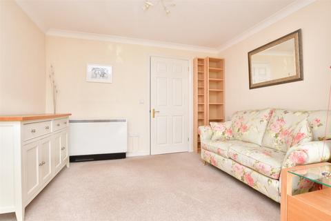 1 bedroom ground floor flat for sale, Massetts Road, Horley, Surrey