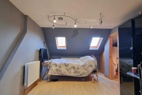 2 bedroom maisonette to rent - South Ealing Road