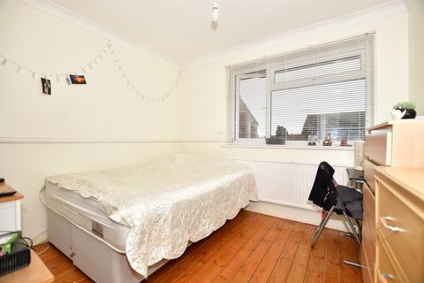 20 Copperfields, Lydd, Romney Marsh, TN29 9UT
