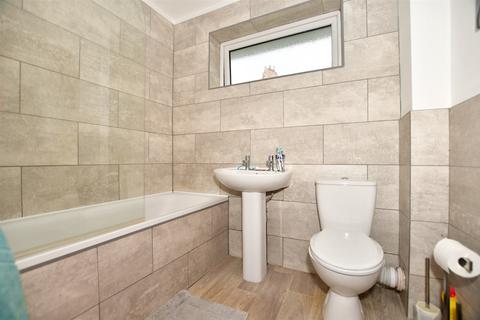 20 Copperfields, Lydd, Romney Marsh, TN29 9UT