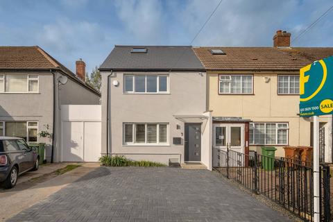 16 Huntingdon Gardens, Worcester Park, KT4 8TF