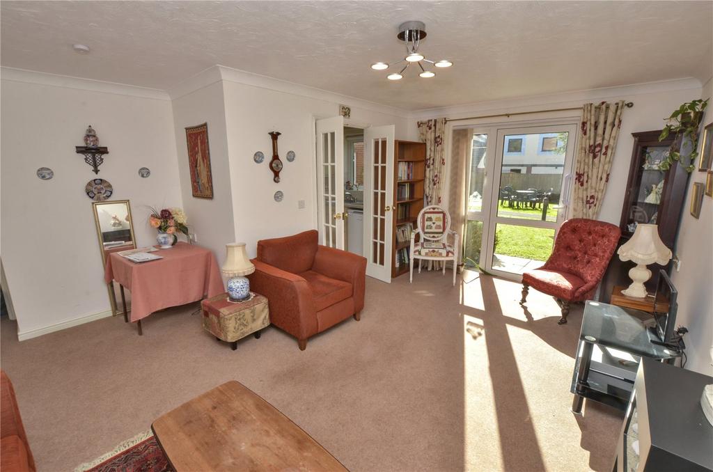 Pinewood Court, 179 Station Road, Ferndown, Dorset, BH22 1 bed