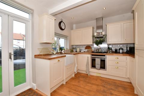 17 Lodge Road, Wallington, SM6 0TZ