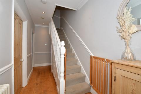 17 Lodge Road, Wallington, SM6 0TZ