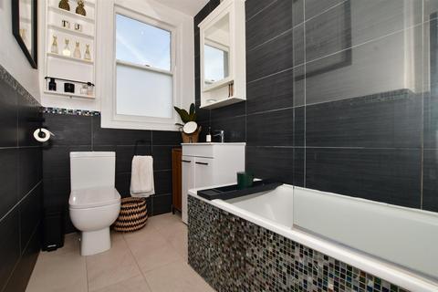17 Lodge Road, Wallington, SM6 0TZ