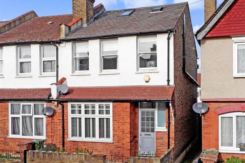 17 Lodge Road, Wallington, SM6 0TZ