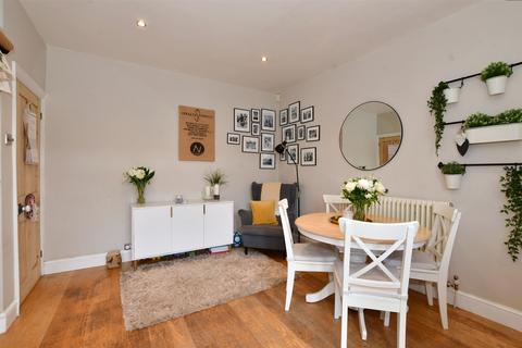 17 Lodge Road, Wallington, SM6 0TZ