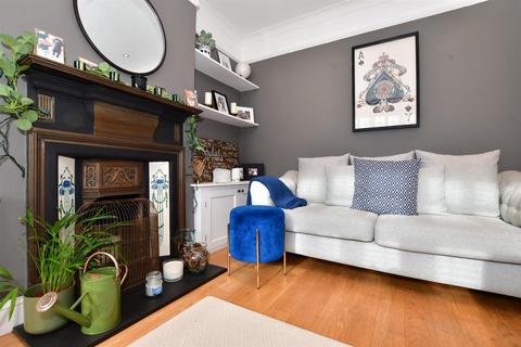 17 Lodge Road, Wallington, SM6 0TZ