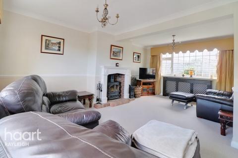 4 bedroom detached house for sale, Rayleigh Avenue, Leigh-On-Sea