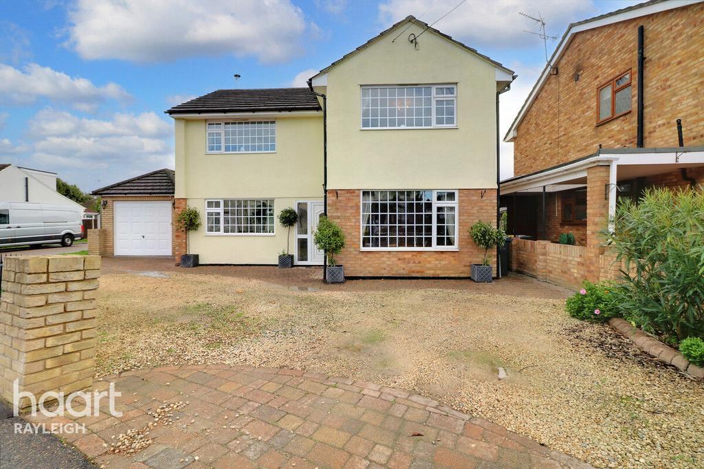 Rayleigh Avenue, LeighOnSea 4 bed detached house for sale £535,000