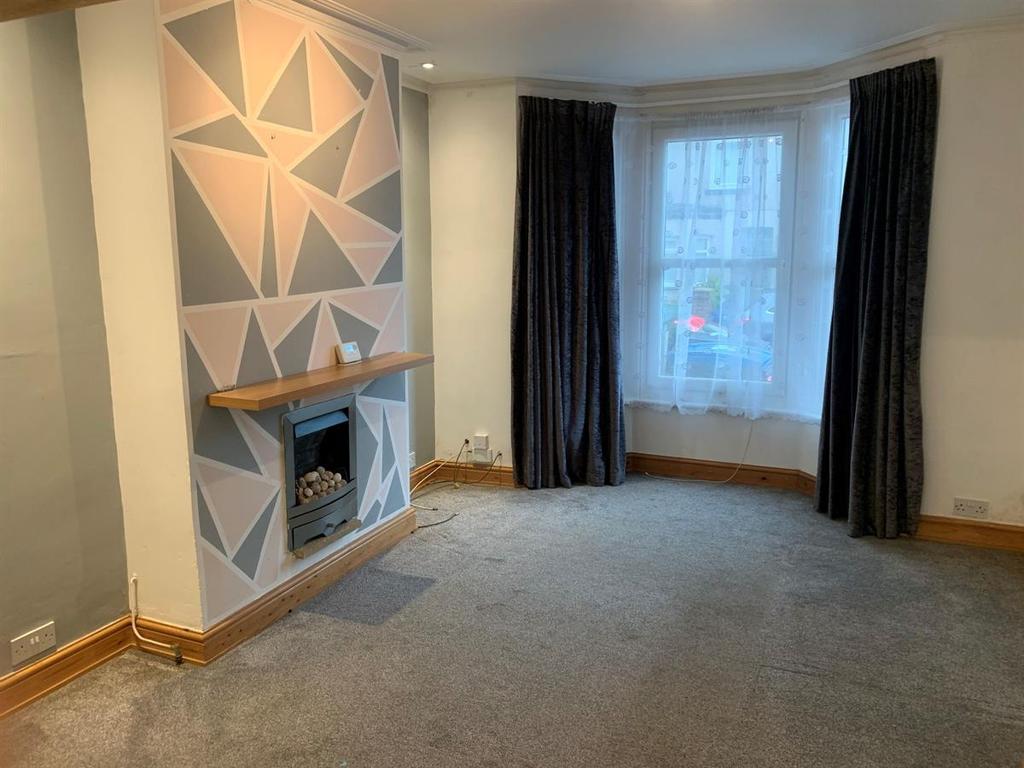 Kitchener Road, Dover 2 bed terraced house £850 pcm (£196 pw)