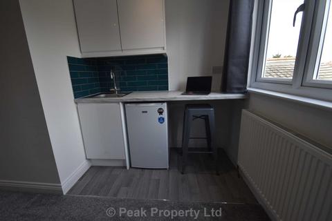 6 bedroom house share to rent, Harcourt Avenue, Southend On Sea SS2