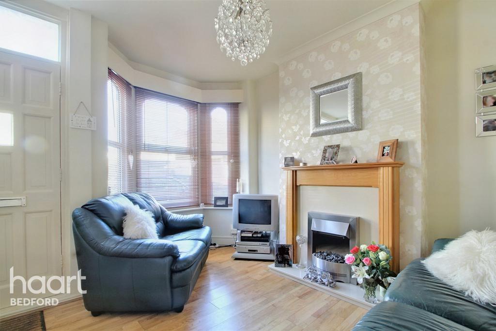 Stanley Street, Bedford 2 bed end of terrace house £270,000