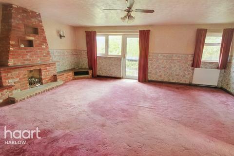 146 Tithelands, Harlow, CM19 5NE