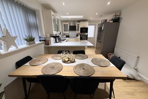 3 bedroom detached house to rent, Rodney Road, Solihull B92