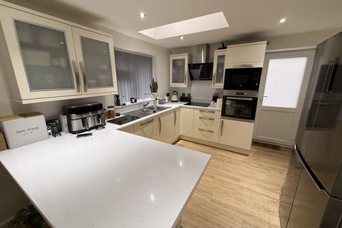 3 bedroom detached house to rent, Rodney Road, Solihull B92