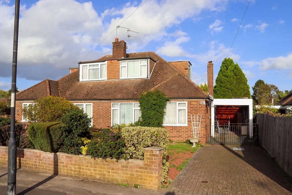 Headington Road, Maidenhead 3 bed semidetached bungalow £475,000