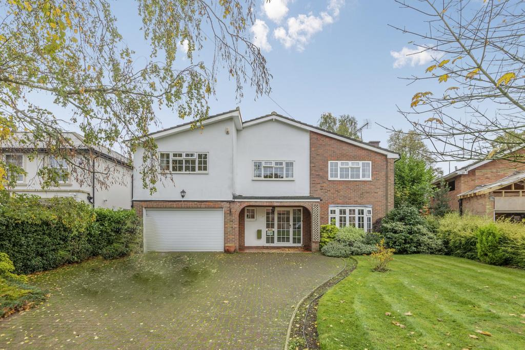 Highfield Way, Rickmansworth, Hertfordshire, WD3 5 bed detached house