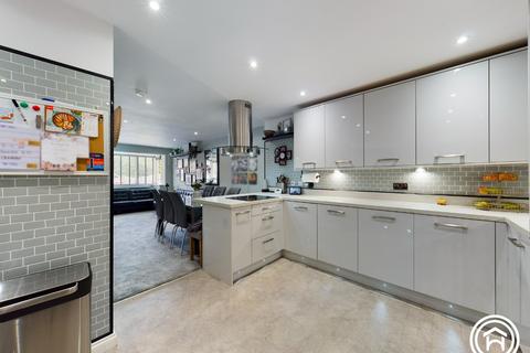 25 Berryknowes Drive, Glasgow, G52 2DZ