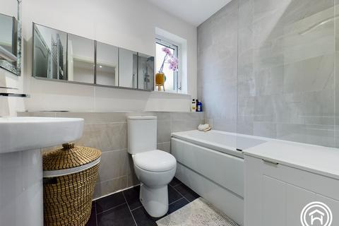 25 Berryknowes Drive, Glasgow, G52 2DZ