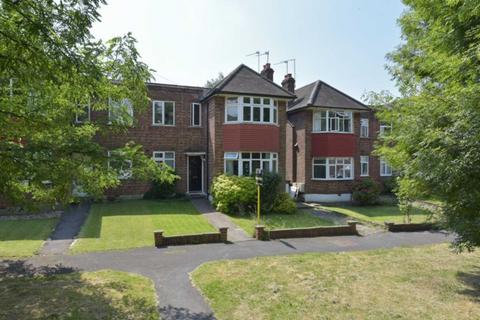 undefined, Lynton Crest, Potters Bar
