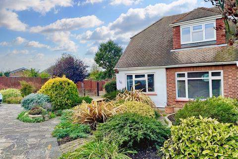 4 bedroom semi-detached house for sale - Eastview Drive, Rayleigh SS6