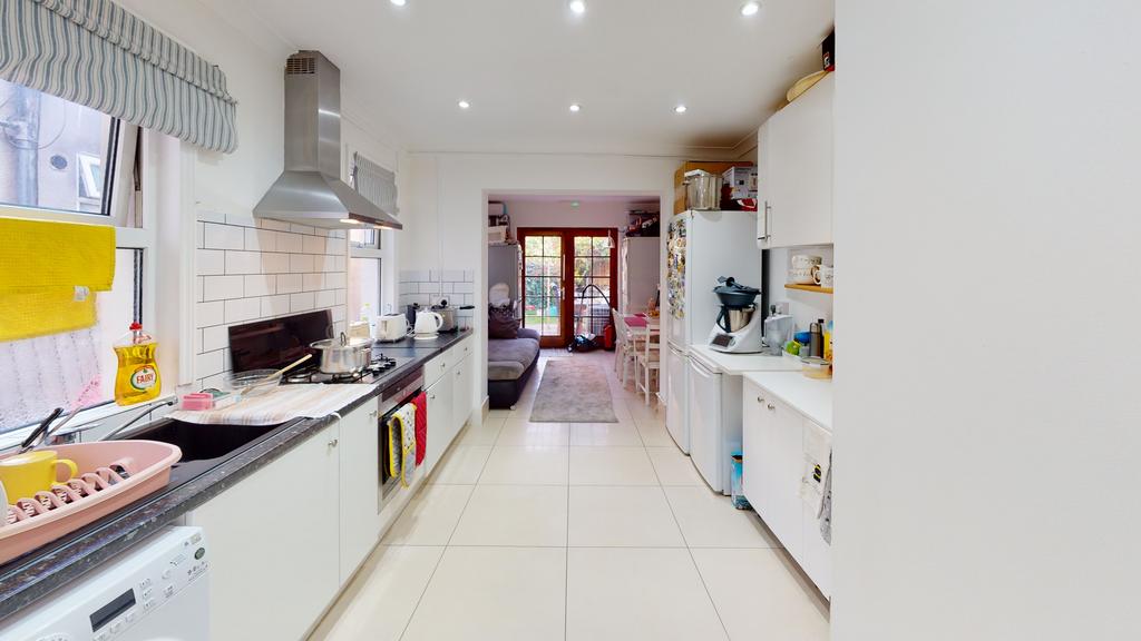 Eldon Road, N22 5 bed terraced house £2,400 pcm (£554 pw)