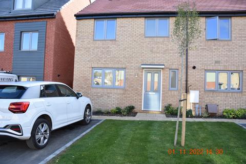 3 bedroom end of terrace house to rent, Carnelian Avenue, Wellingborough NN8