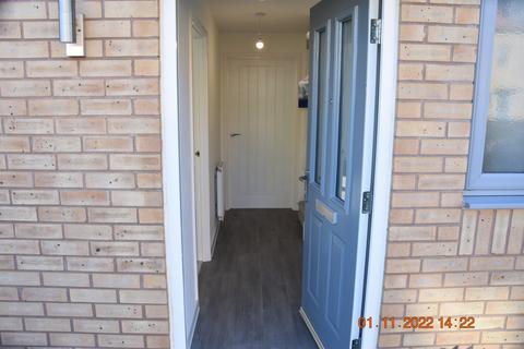 3 bedroom end of terrace house to rent, Carnelian Avenue, Wellingborough NN8