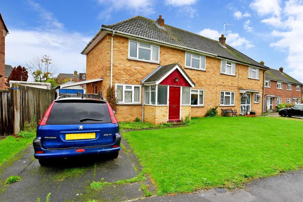 Newton Gardens, Paddock Wood, Tonbridge, Kent 3 bed semidetached house £399,995