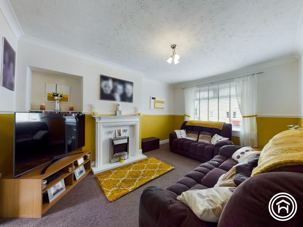 Abercrombie Crescent, Baillieston, Glasgow, North Lanarkshire, G69 2 bed apartment £75,000