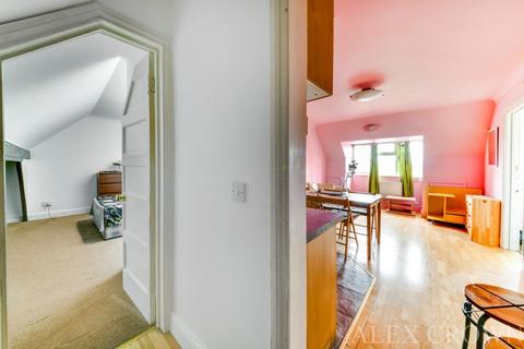 2 bedroom flat for sale - Market Place, Falloden Way, East Finchley