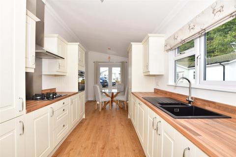 2 bedroom park home for sale, London Road, Mill View Park, West Kingsdown, Kent