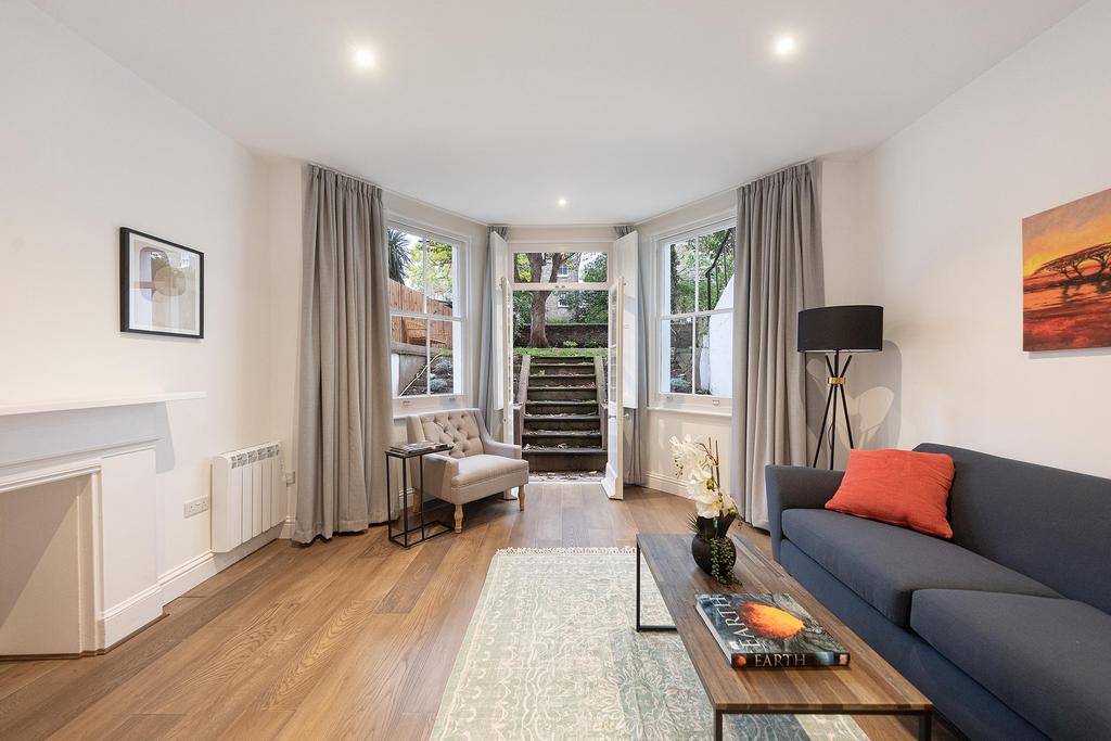Richmond Road, Twickenham, London, TW1 1 bed apartment for sale £465,000