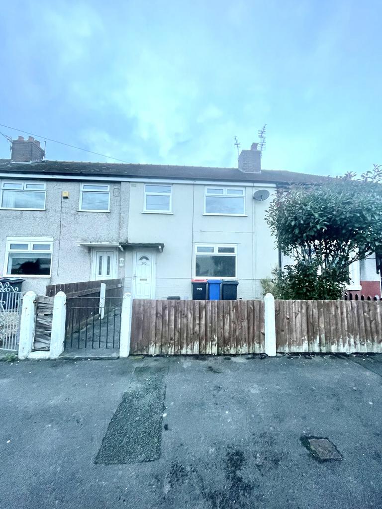 Radcliffe Road, Fleetwood, FY7 3 bed terraced house £700 pcm (£162 pw)