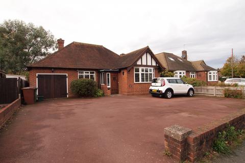 2 bedroom bungalow to rent, Hays Walk, Sutton, Surrey, SM2