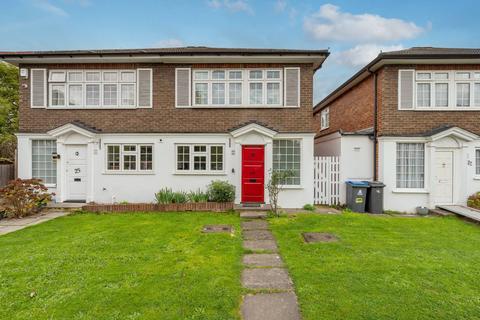 26 Rodney Close, New Malden, KT3 5AA