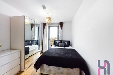 3 bedroom flat to rent, Media City, Michigan Point Tower A,, 9 Michigan Avenue, Salford, M50
