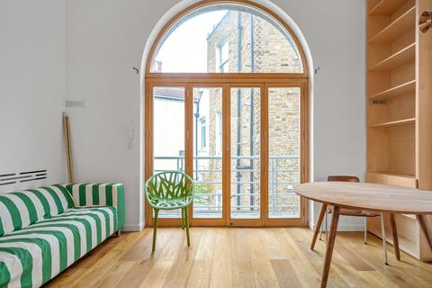 2 bedroom detached house to rent, Nevill Road, London, N16