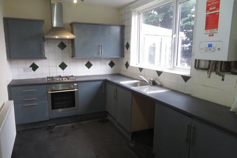 3 bedroom semi-detached house to rent, Wycherley Road, Spotland, OL12
