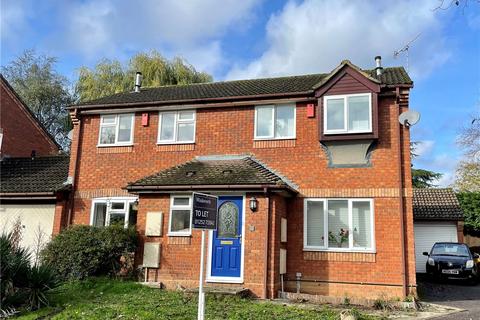 3 bedroom semi-detached house to rent - Weywood Close, Farnham, Surrey, GU9