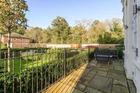 Flat 5, Latchmere House, 5 Barrons Chase, Richmond, TW10 5DA