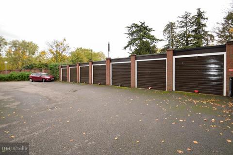64 Fountain Gardens, Windsor, SL4 3SY